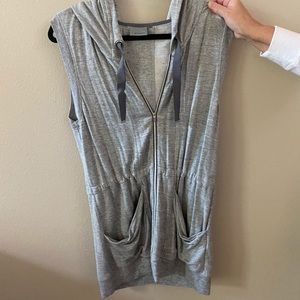 Sleeveless long vest with hood